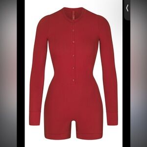 SKIMS | Long Sleeve Super Soft Henley Romper | Brick | XS | NWT
